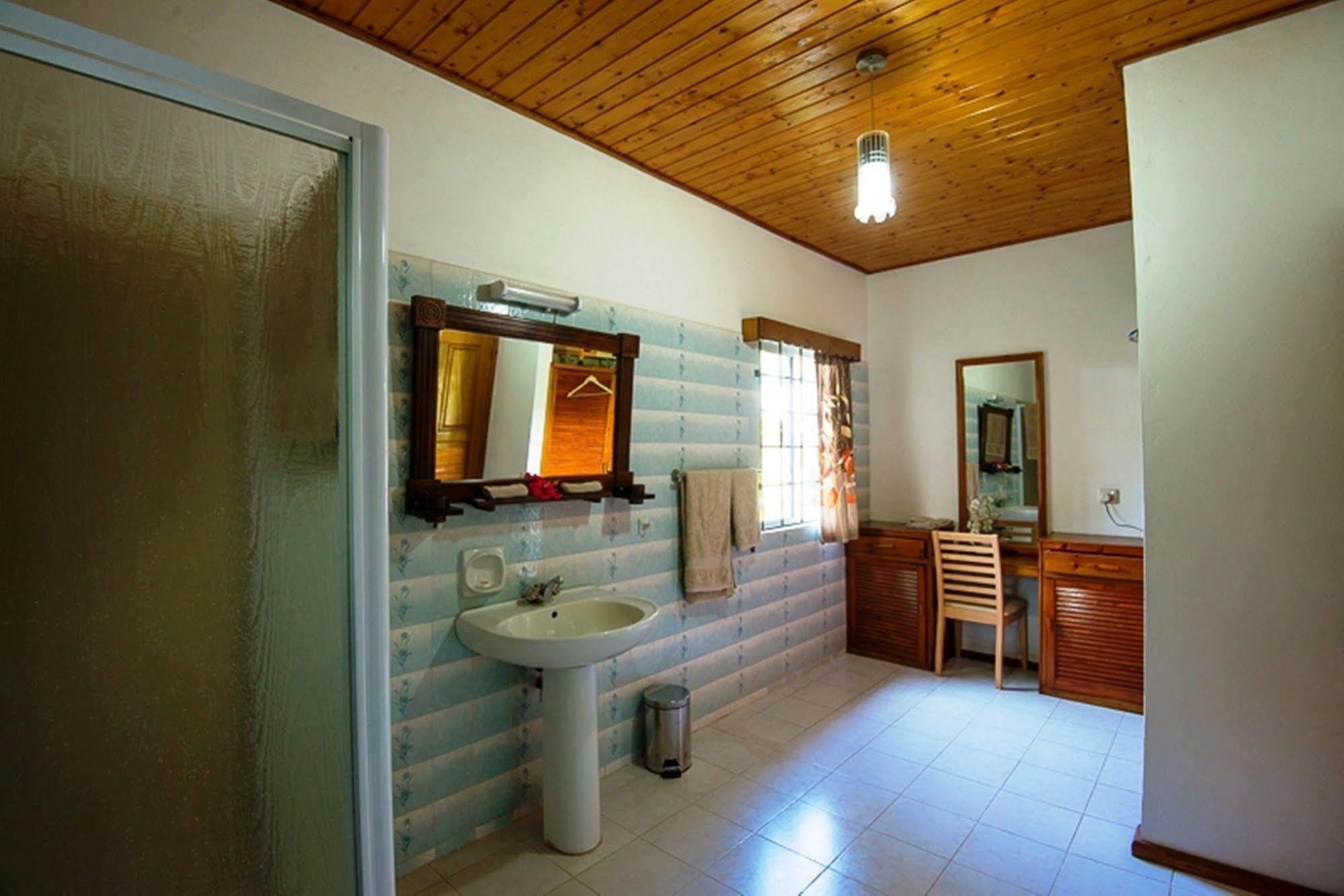 Le Tropique Villa (Adults Only) Grand Anse  Exterior photo